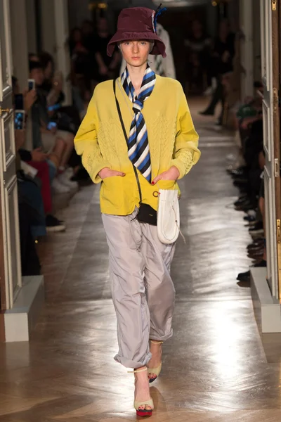 Look 29